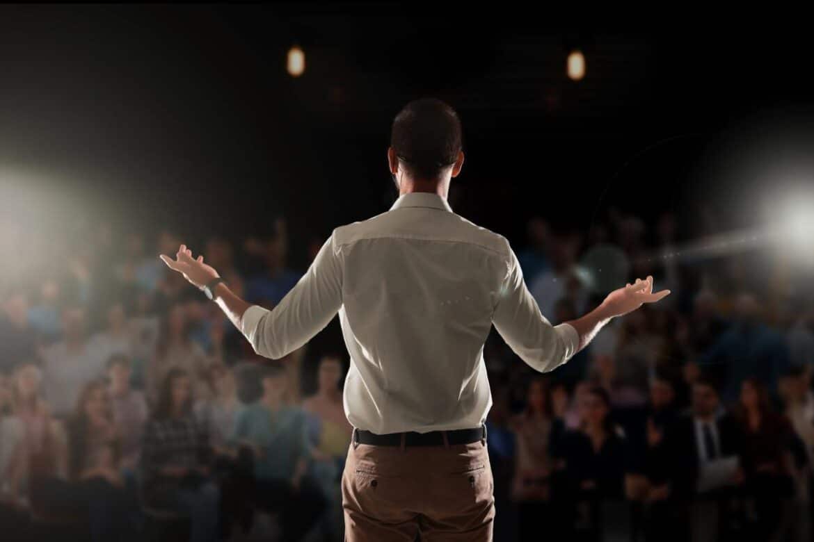 4 Ways to Create Excitement When Public Speaking